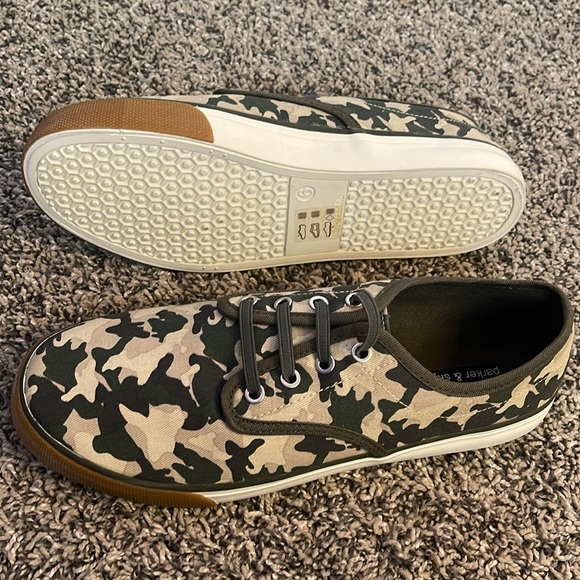 NWT Mens size 6 shoes Camo shoes Camouflage Sneakers size 6 adult unisex - Picture 1 of 17